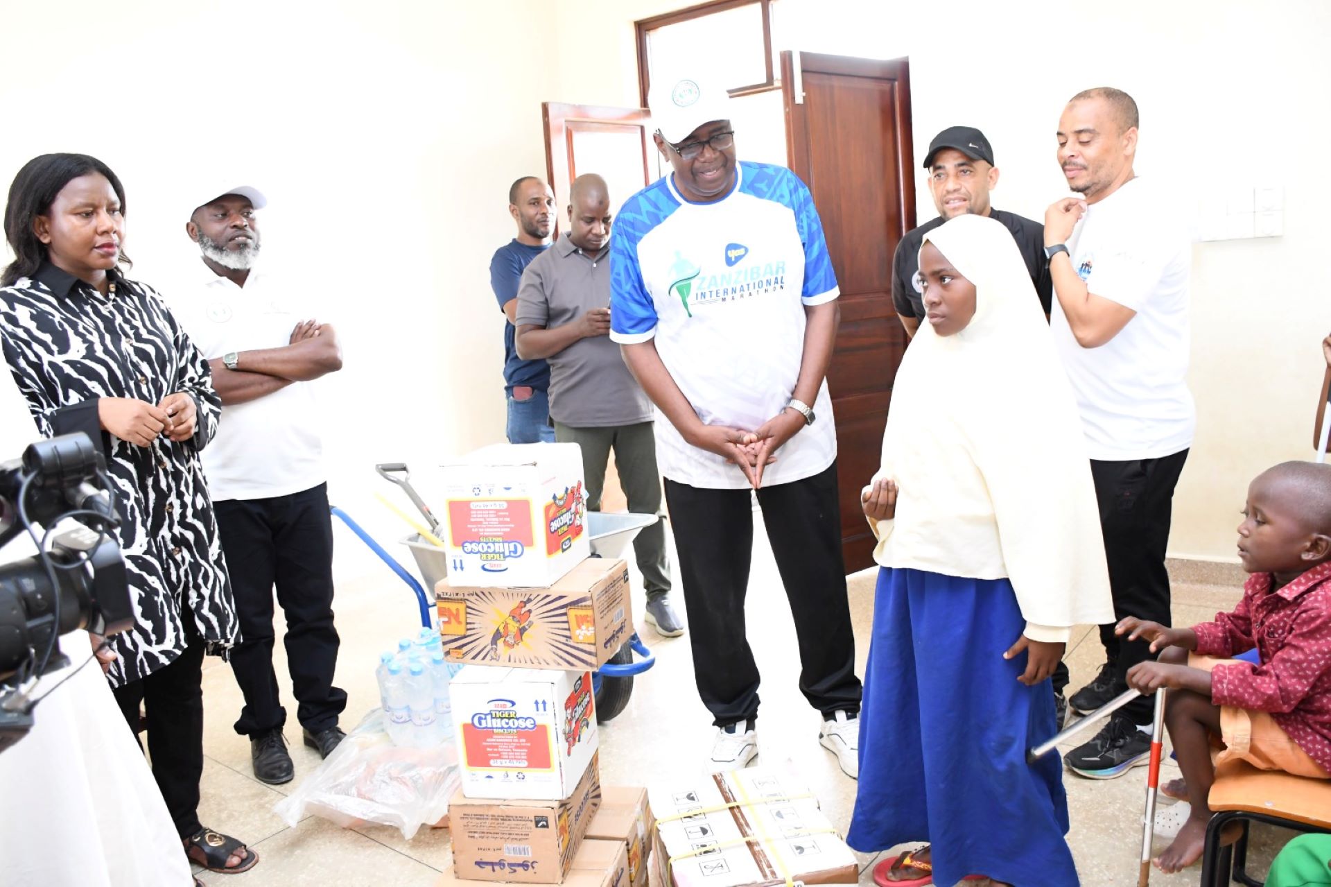 MAHKAMA YA ZANZIBAR YAUNGA MKONO WANANCHI KUPITIA SHUGHULI ZA USAFI NA MSAADA KWA WENYE MAHITAJI MAALUM