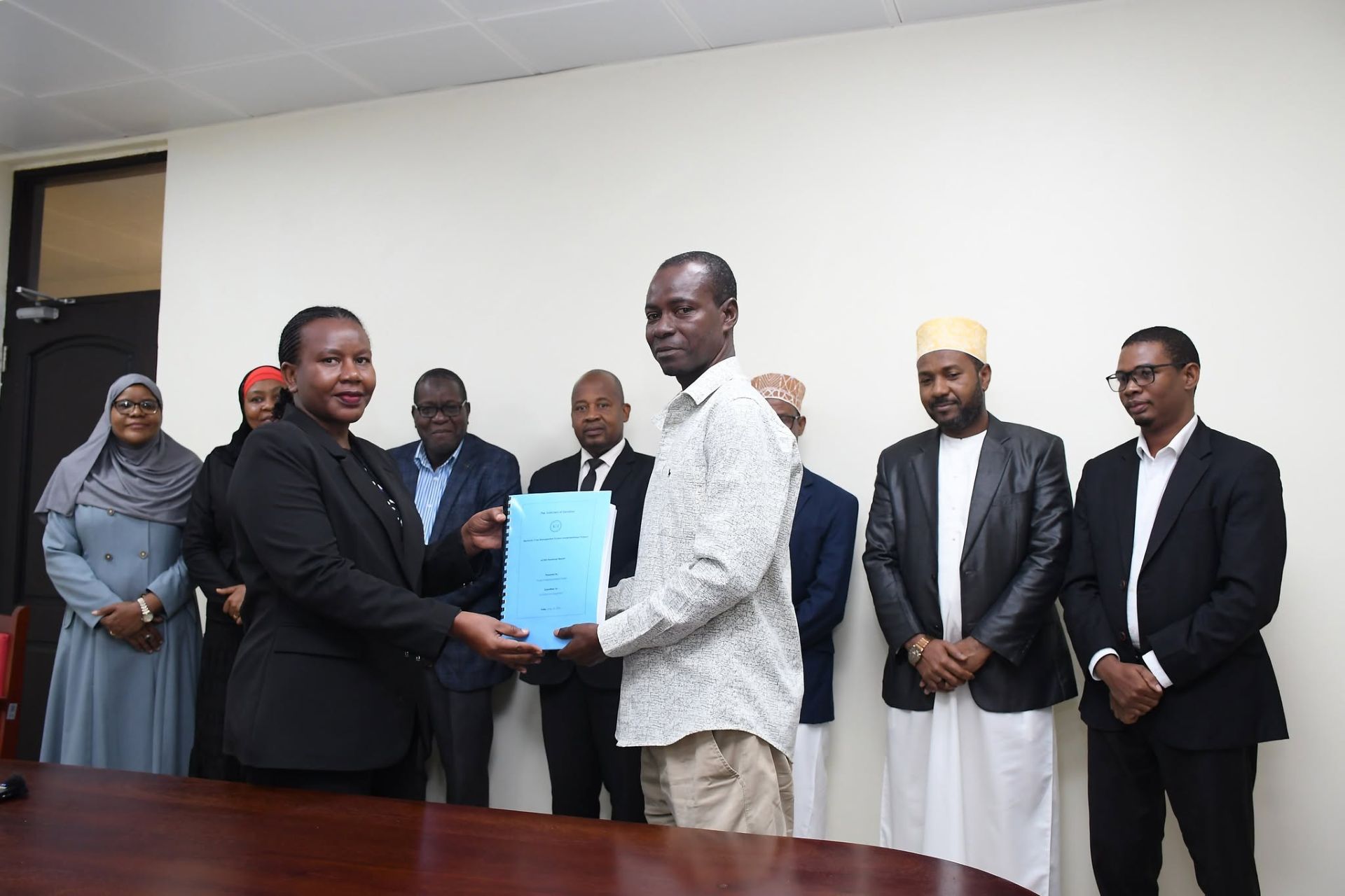 MAKABIDHIANO YA MFUMO WA USAJILI NA UENDESHAJI WA MASHAURI KWA NJIA YA KIELETRONIK (e-CMS)