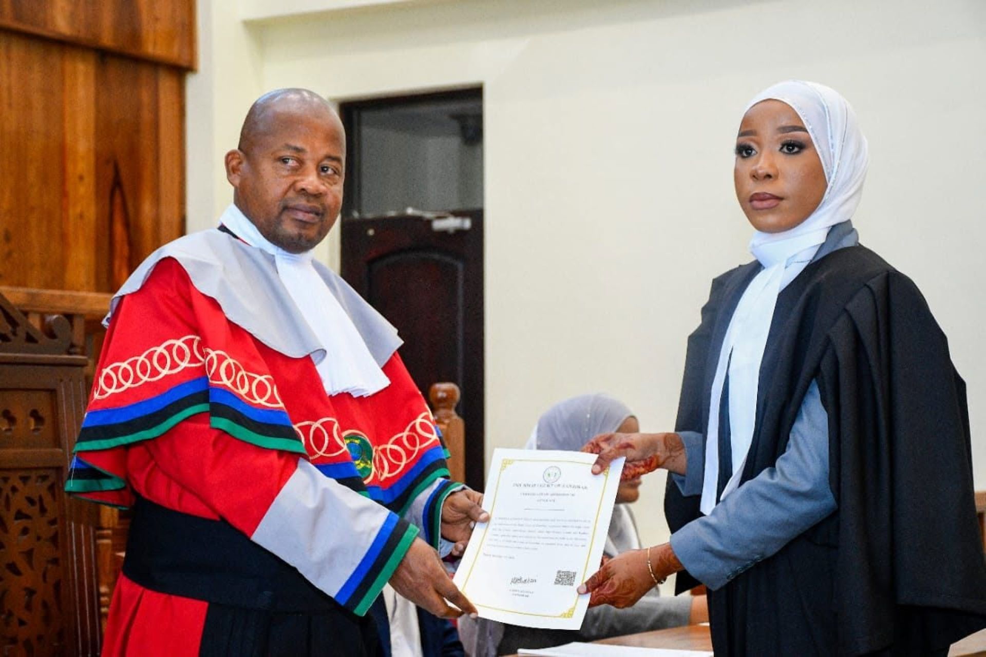 JAJI MKUU WA ZANZIBAR AKABIDHI VYETI VYA MAWAKILI NA MAVAKILI